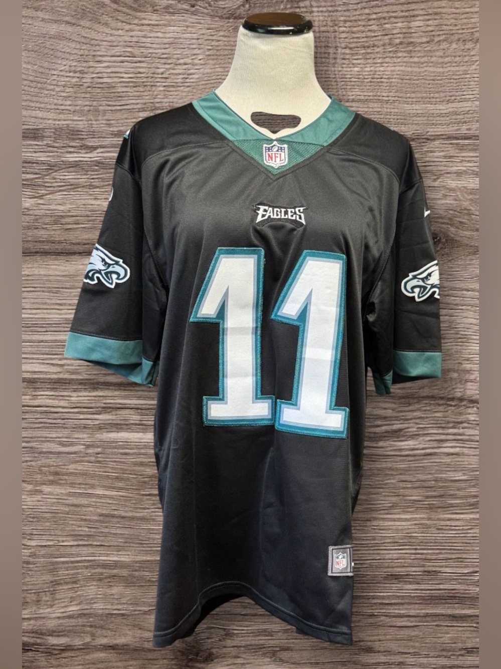 NWT Nike NFL Philadelphia Eagles Carson Wentz #11 jersey SZ M